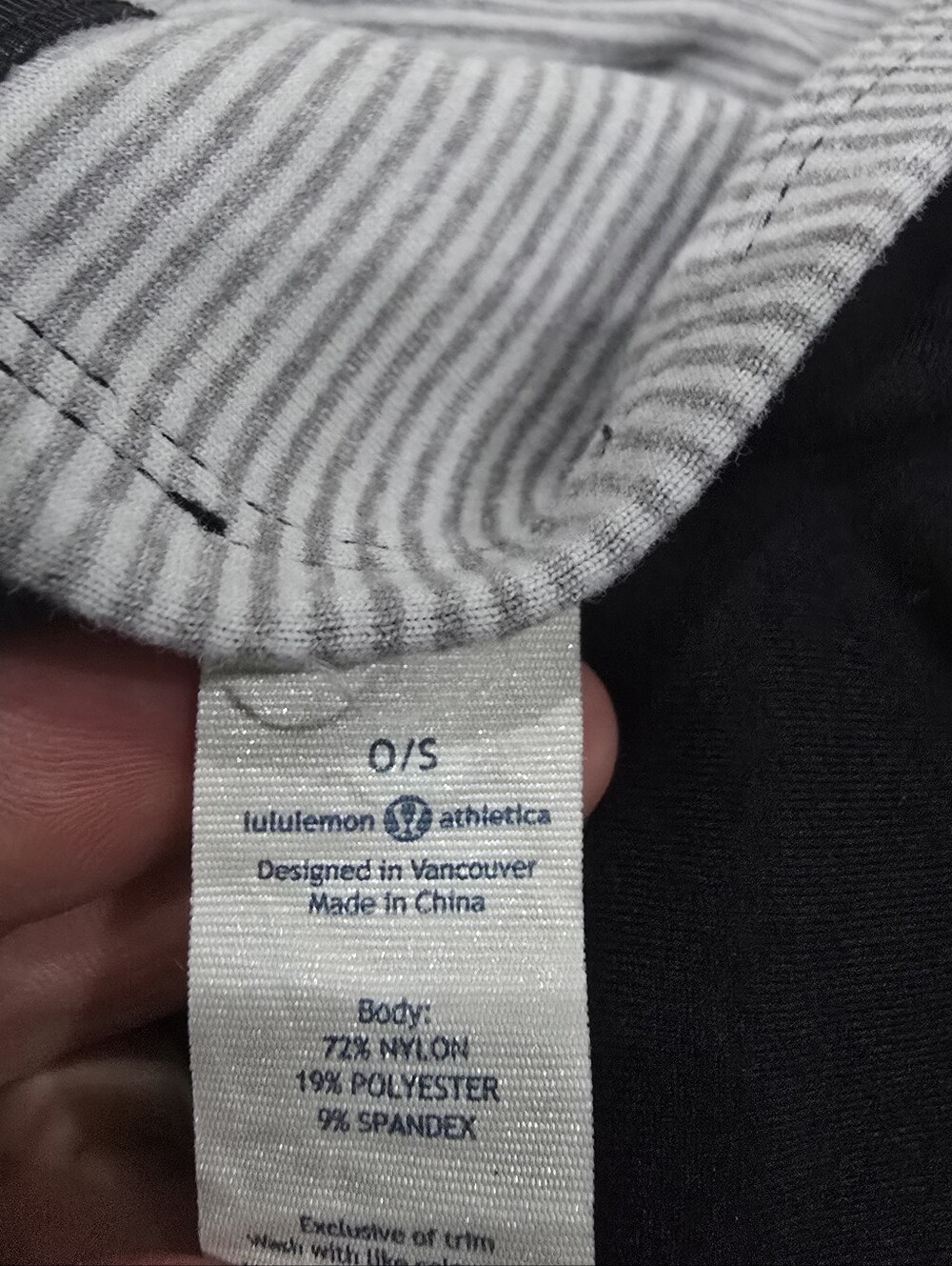 Lululemon Vinyasa Scarf wrap featuring gray striped fabric and snap closures - Picture 4 of 6
